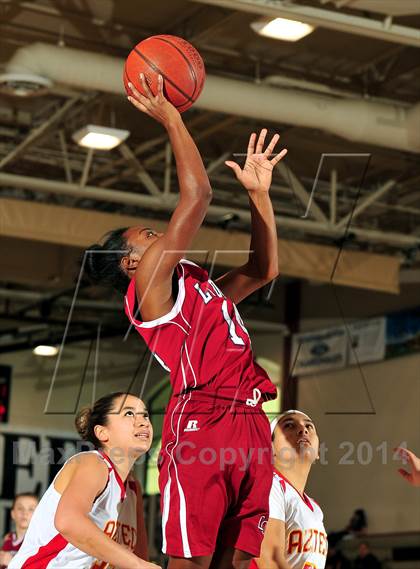 Thumbnail 3 in La Quinta vs. Palm Desert (MaxPreps Holiday Classic) photogallery.