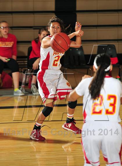 Thumbnail 1 in La Quinta vs. Palm Desert (MaxPreps Holiday Classic) photogallery.