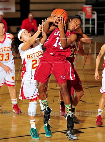 Thumbnail 2 in La Quinta vs. Palm Desert (MaxPreps Holiday Classic) photogallery.