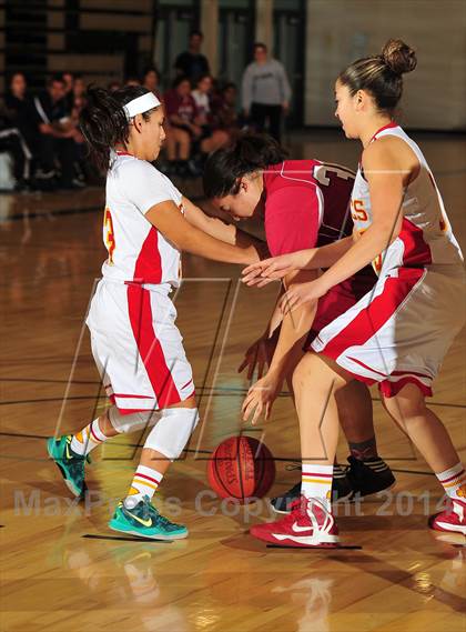 Thumbnail 2 in La Quinta vs. Palm Desert (MaxPreps Holiday Classic) photogallery.