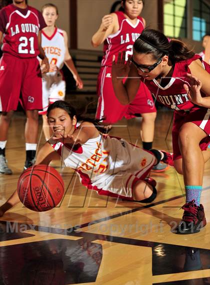 Thumbnail 3 in La Quinta vs. Palm Desert (MaxPreps Holiday Classic) photogallery.