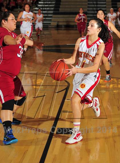 Thumbnail 1 in La Quinta vs. Palm Desert (MaxPreps Holiday Classic) photogallery.