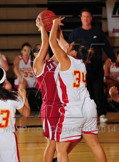 Thumbnail 3 in La Quinta vs. Palm Desert (MaxPreps Holiday Classic) photogallery.