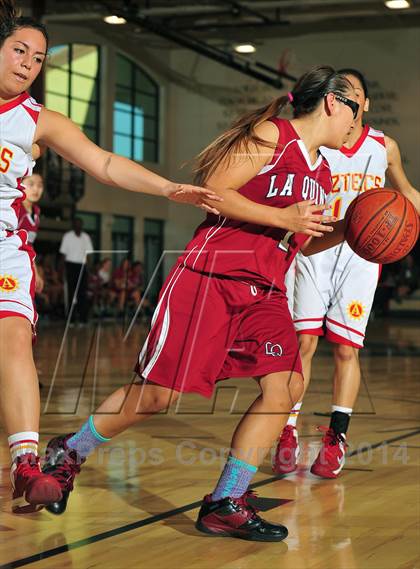 Thumbnail 2 in La Quinta vs. Palm Desert (MaxPreps Holiday Classic) photogallery.