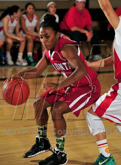 Thumbnail 3 in La Quinta vs. Palm Desert (MaxPreps Holiday Classic) photogallery.