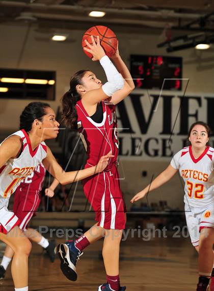 Thumbnail 3 in La Quinta vs. Palm Desert (MaxPreps Holiday Classic) photogallery.