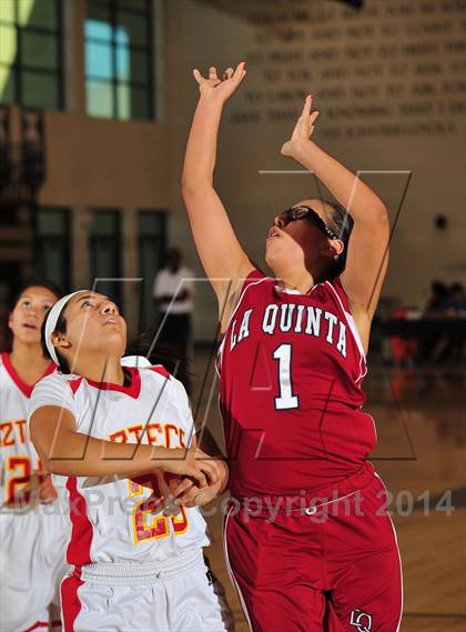 Thumbnail 3 in La Quinta vs. Palm Desert (MaxPreps Holiday Classic) photogallery.