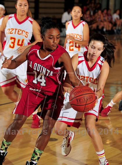 Thumbnail 2 in La Quinta vs. Palm Desert (MaxPreps Holiday Classic) photogallery.