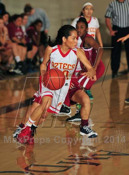 Thumbnail 3 in La Quinta vs. Palm Desert (MaxPreps Holiday Classic) photogallery.