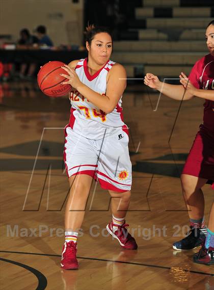 Thumbnail 3 in La Quinta vs. Palm Desert (MaxPreps Holiday Classic) photogallery.