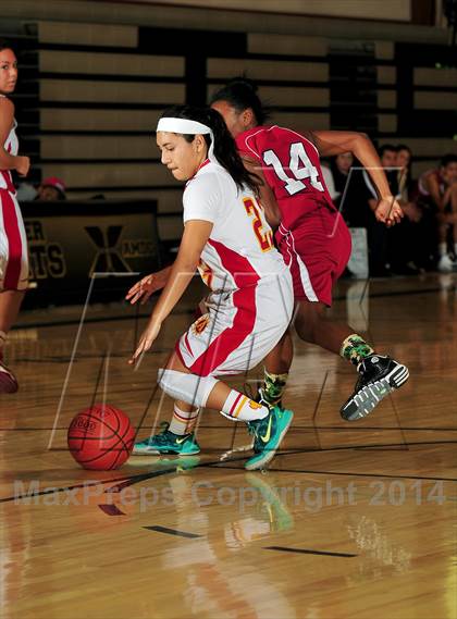 Thumbnail 3 in La Quinta vs. Palm Desert (MaxPreps Holiday Classic) photogallery.