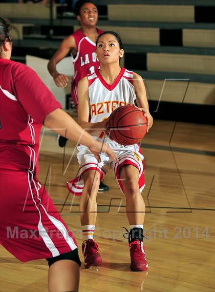 Thumbnail 2 in La Quinta vs. Palm Desert (MaxPreps Holiday Classic) photogallery.