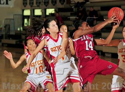 Thumbnail 3 in La Quinta vs. Palm Desert (MaxPreps Holiday Classic) photogallery.
