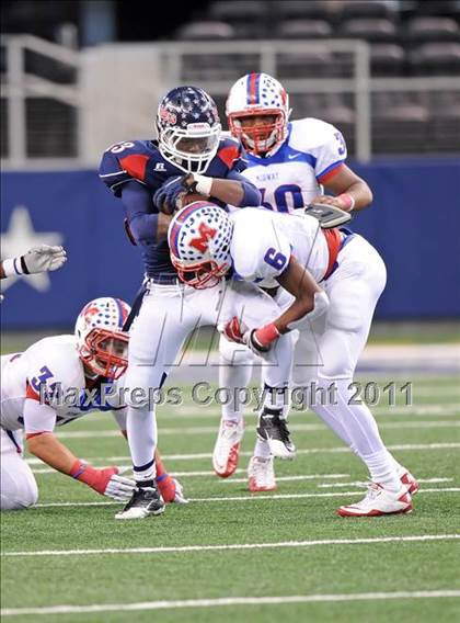 Thumbnail 2 in Midway vs. Ryan (4A Division 1 Region 1 Semifinals) photogallery.