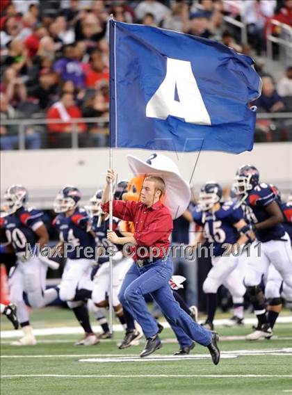 Thumbnail 1 in Midway vs. Ryan (4A Division 1 Region 1 Semifinals) photogallery.
