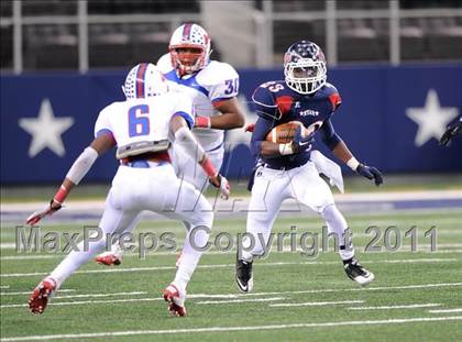Thumbnail 3 in Midway vs. Ryan (4A Division 1 Region 1 Semifinals) photogallery.