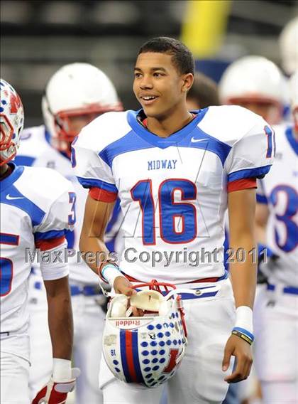 Thumbnail 2 in Midway vs. Ryan (4A Division 1 Region 1 Semifinals) photogallery.