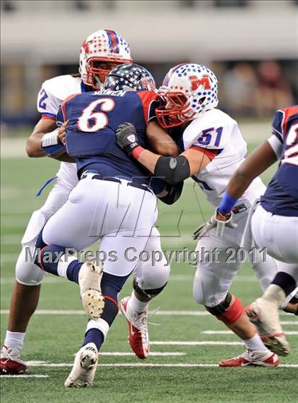 Thumbnail 2 in Midway vs. Ryan (4A Division 1 Region 1 Semifinals) photogallery.