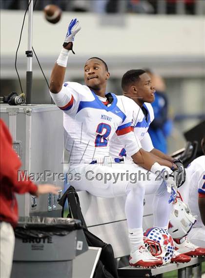 Thumbnail 1 in Midway vs. Ryan (4A Division 1 Region 1 Semifinals) photogallery.