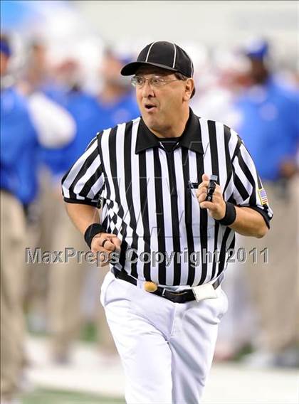 Thumbnail 2 in Midway vs. Ryan (4A Division 1 Region 1 Semifinals) photogallery.