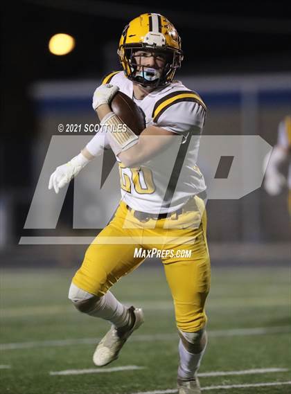 Thumbnail 2 in West Jefferson vs Fairland (OHSAA D6 Regional) photogallery.