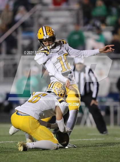 Thumbnail 3 in West Jefferson vs Fairland (OHSAA D6 Regional) photogallery.