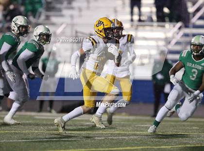 Thumbnail 3 in West Jefferson vs Fairland (OHSAA D6 Regional) photogallery.