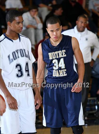Thumbnail 2 in Notre Dame vs. Loyola photogallery.
