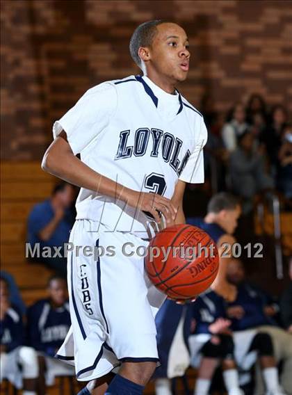 Thumbnail 3 in Notre Dame vs. Loyola photogallery.