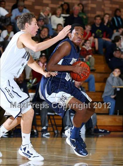 Thumbnail 1 in Notre Dame vs. Loyola photogallery.