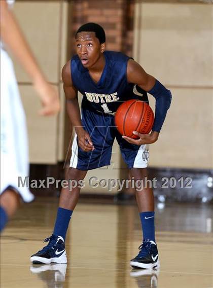 Thumbnail 2 in Notre Dame vs. Loyola photogallery.