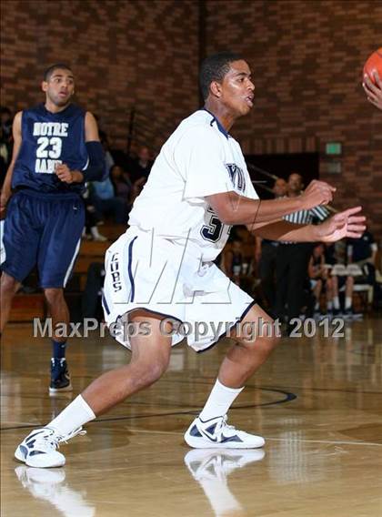 Thumbnail 2 in Notre Dame vs. Loyola photogallery.