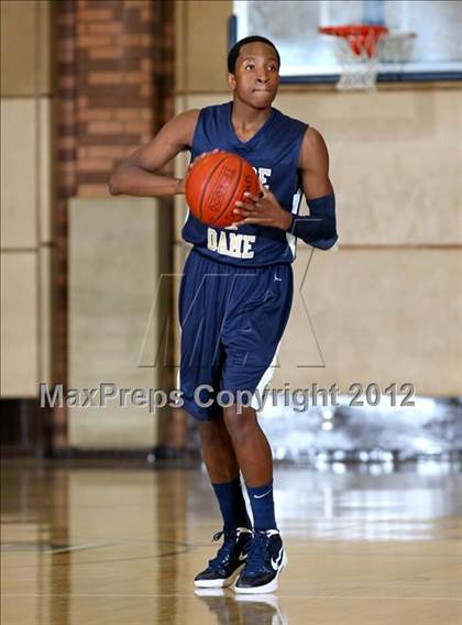 Thumbnail 3 in Notre Dame vs. Loyola photogallery.