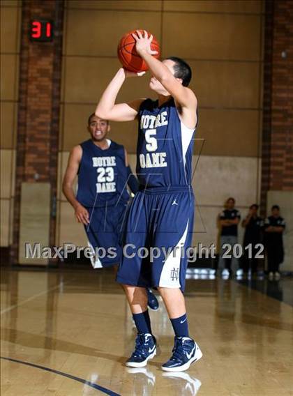 Thumbnail 2 in Notre Dame vs. Loyola photogallery.