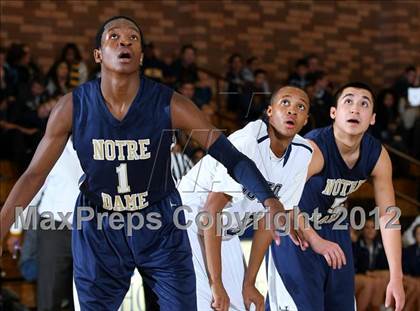 Thumbnail 3 in Notre Dame vs. Loyola photogallery.