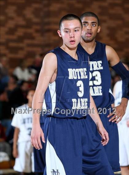 Thumbnail 2 in Notre Dame vs. Loyola photogallery.