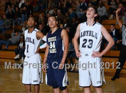 Thumbnail 2 in Notre Dame vs. Loyola photogallery.