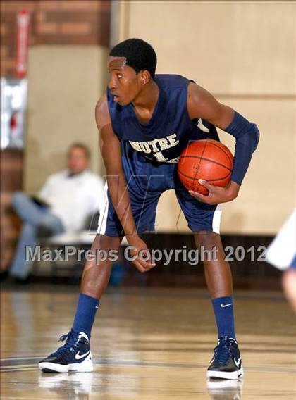 Thumbnail 2 in Notre Dame vs. Loyola photogallery.