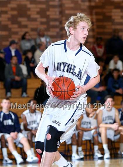 Thumbnail 1 in Notre Dame vs. Loyola photogallery.