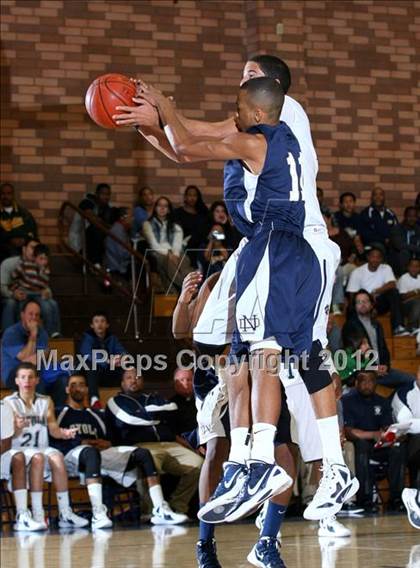 Thumbnail 2 in Notre Dame vs. Loyola photogallery.