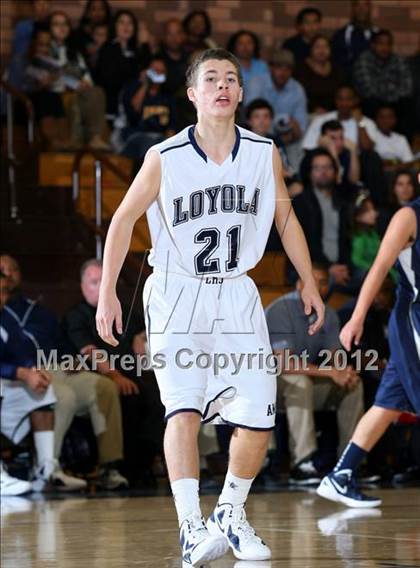 Thumbnail 3 in Notre Dame vs. Loyola photogallery.