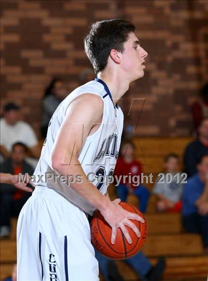 Thumbnail 3 in Notre Dame vs. Loyola photogallery.