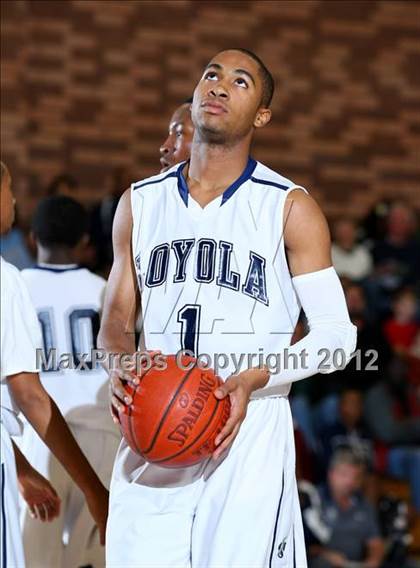 Thumbnail 1 in Notre Dame vs. Loyola photogallery.