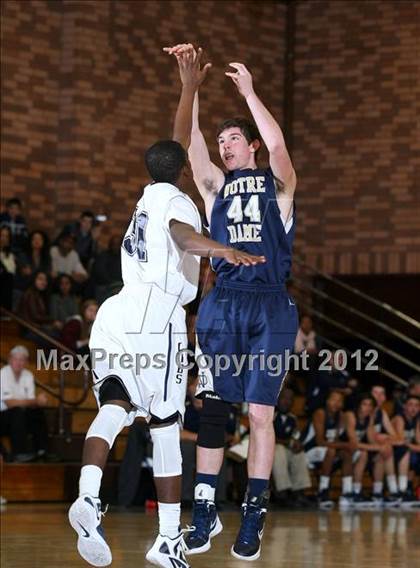 Thumbnail 1 in Notre Dame vs. Loyola photogallery.