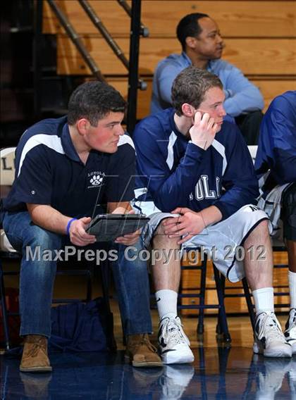 Thumbnail 2 in Notre Dame vs. Loyola photogallery.