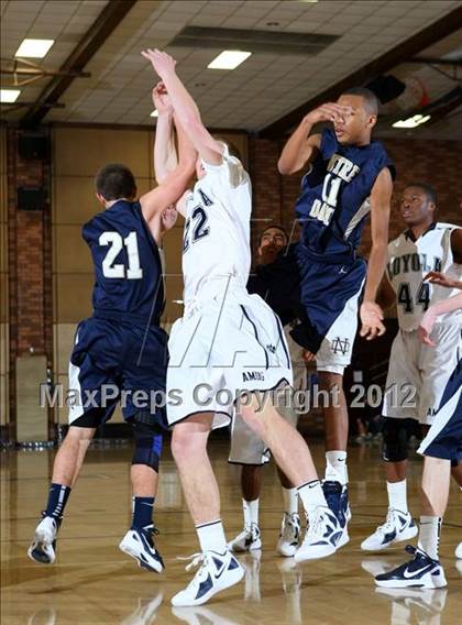 Thumbnail 1 in Notre Dame vs. Loyola photogallery.