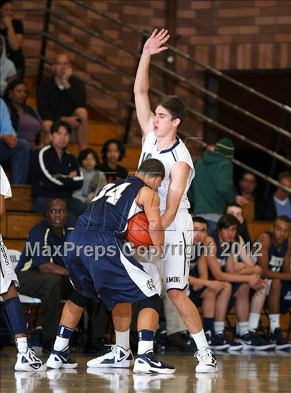 Thumbnail 2 in Notre Dame vs. Loyola photogallery.