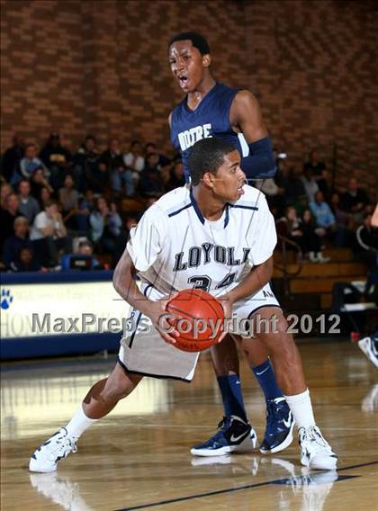 Thumbnail 2 in Notre Dame vs. Loyola photogallery.