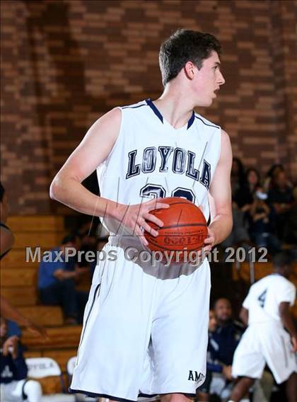 Thumbnail 1 in Notre Dame vs. Loyola photogallery.