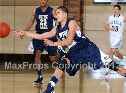 Thumbnail 2 in Notre Dame vs. Loyola photogallery.